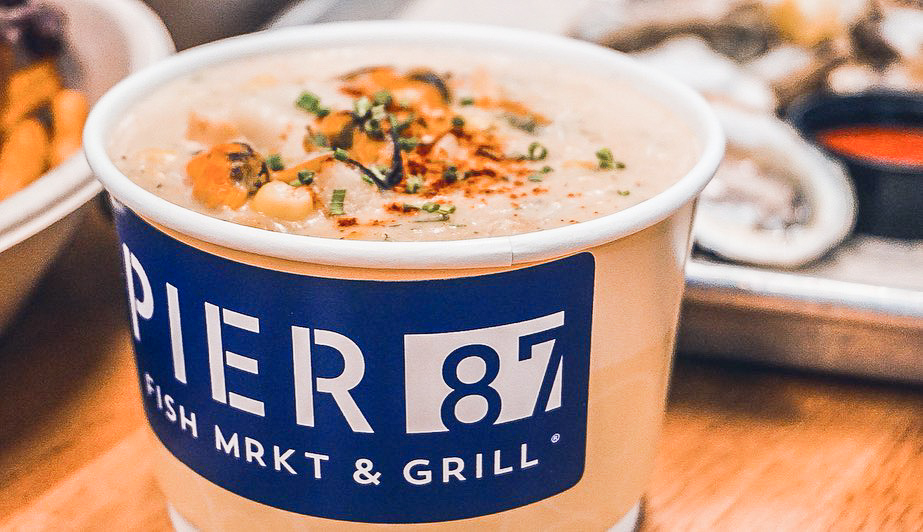 Nothing like a warm bowl of Clam Chowder on a cool day🥄 . . . #vaughanontario #newmarketontario #mississaugaeats #cravethe6ix #foodtoronto #torontofoodblogger #toreats #eatstoronto #torontofoodie #tofoodfeed #torontofoodblog #yyzeats #brampton #pokebowls #clamchowder #seafoodie