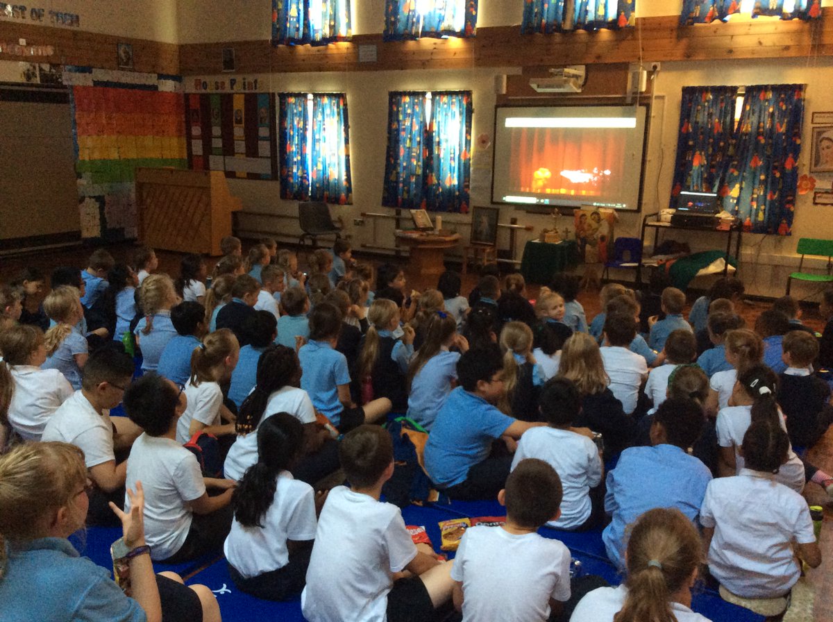 saintmaryscath1's tweet photo. Wonderful week of events for the Great Big Green Week. Litter picking in the local park, gardening with families, wearing green to fundraise and watching the Lorax for film night. Huge thanks to all. #SustainableLeicester #GreatBigGreenWeek @sta_cmat @CAFODSchools @EcoSchoolsLCC https://t.co/ZVVmELtA2l