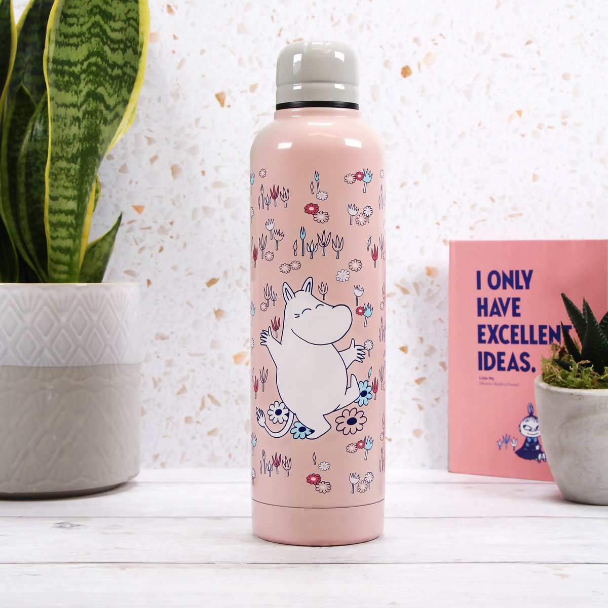 We hope that our neighbours across the pond have been enjoying the new Moomin exhibition at <a href="/NatChildrens/">@NatChildrens</a>!

Did you know that our <a href="/MoominOfficial/">Moomin</a> merch is available in the UK and US?

Shop UK 🇬🇧: ow.ly/2XAg50GdItq
Shop US 🇺🇸: ow.ly/4ZJe50GdItp