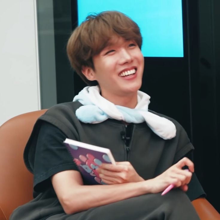 JannatulJeon's tweet photo. My sunshine oppa🥺💜💜 https://t.co/755zDS4ohO