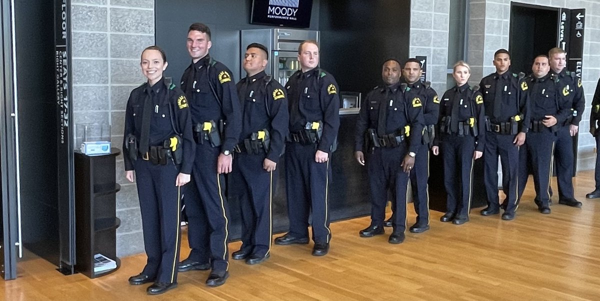 DallasPD's tweet image. The members of @DPDAcademy #Class376 are excited as they prepare to march into the auditorium. #GraduationCeremony. @DPDChiefGarcia