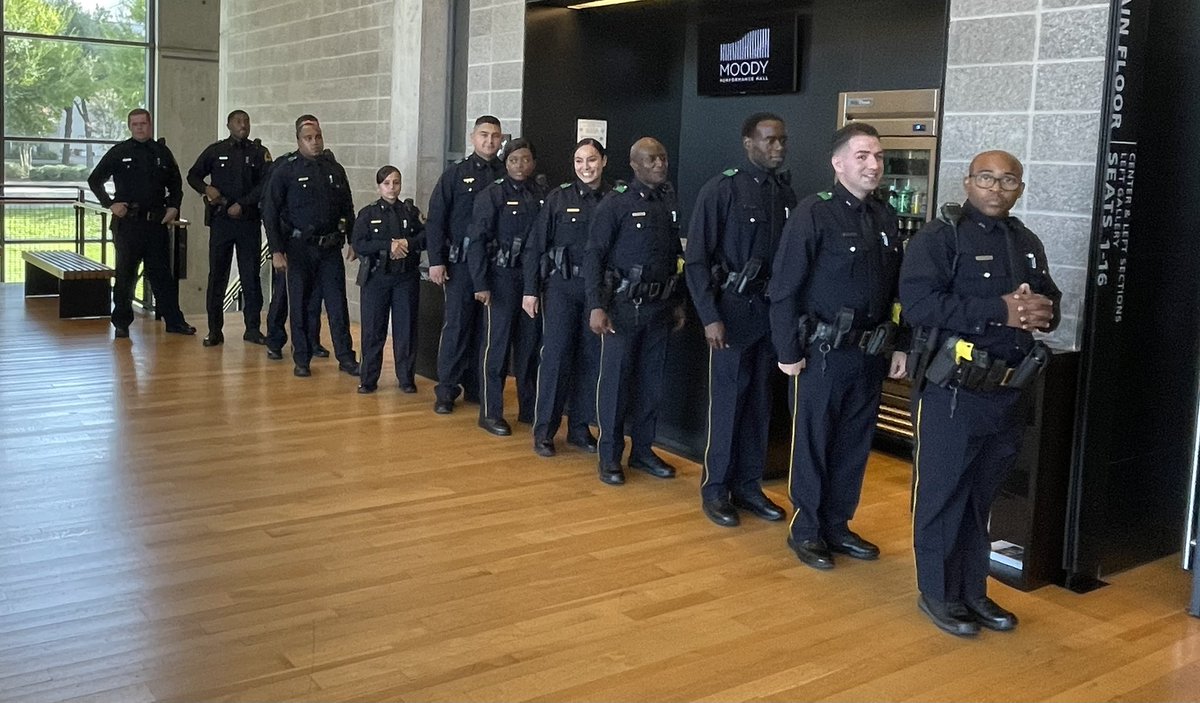 DallasPD's tweet image. The members of @DPDAcademy #Class376 are excited as they prepare to march into the auditorium. #GraduationCeremony. @DPDChiefGarcia