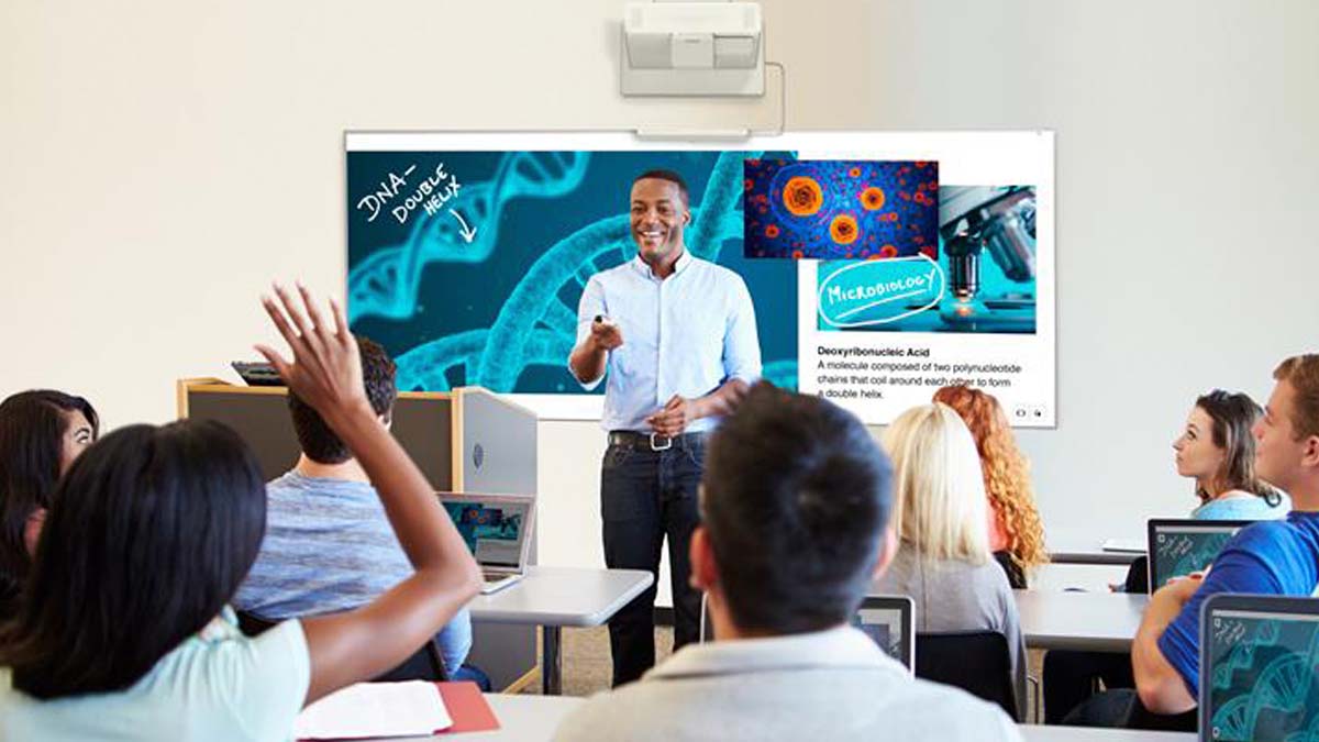 EpsonAmerica's tweet photo. Get everyone involved with our new BrightLink GoBoard. It makes your whiteboard interactive, allowing students to share their screens while integrating with videoconferencing apps.

#education #learning #hyrbidlearning #BrightLink #backtoschool #teachers #teacherlife https://t.co/rnharREKbO