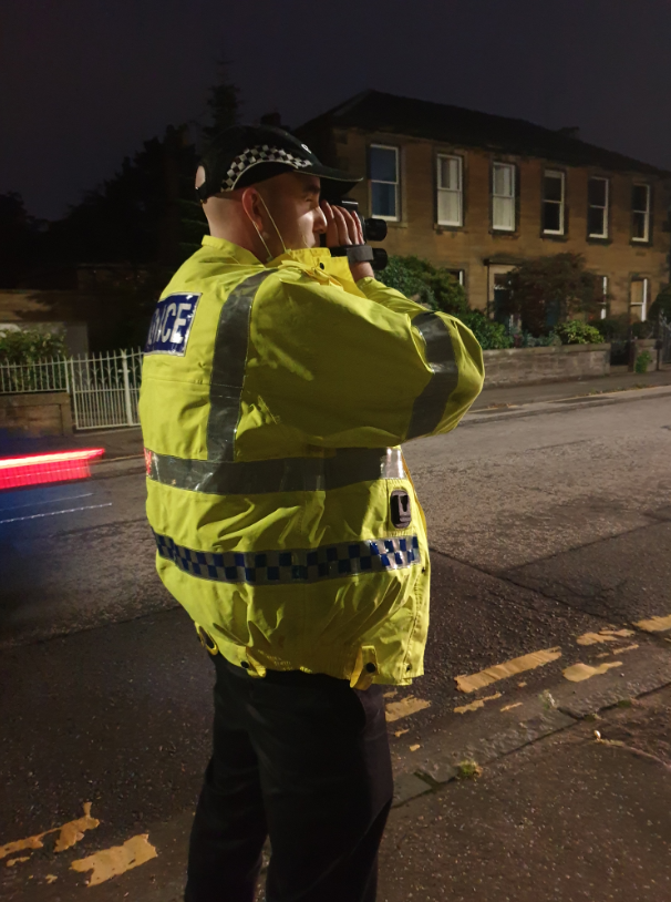 PSOSSEEdinburgh's tweet photo. Over the last 2 days, your community team have been carrying out speed checks 🚗 at #GrangeRoad #HermitageDrive #MorningsideDrive 👮♂️. A number of driver were reported for speeding 😞. Please slow down for #OpSlowTime and drive to the speed limit/conditions. #SaferSouth https://t.co/efXf9HaQS6