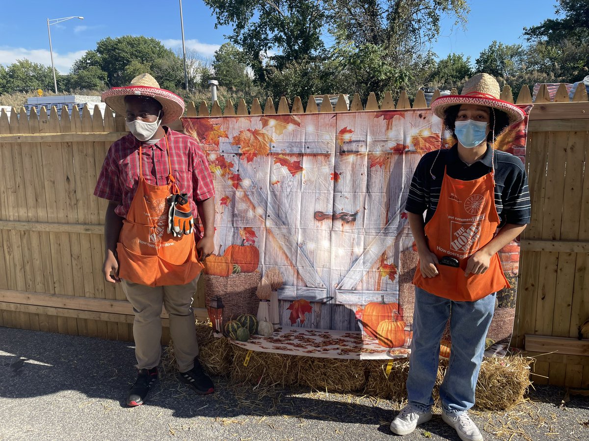 Endy guzman (@endyguzman9) on Twitter photo Kicking off our fall festival success sharing celebration at 0️⃣9️⃣1️⃣4️⃣ ! Thanking our associates for all their hardwork and great commitment! fun-activities, amazing food!🥪🌯🥤🥇🎉 <a href="/wilkie_cindy/">Cindy Wilkie</a> <a href="/johndvazquez/">John Vazquez</a> <a href="/lesliegunning1/">Leslie Gunning</a> <a href="/bfosterr1/">Bernard Foster</a> Kicking off our fall festival success sharing celebration at 0️⃣9️⃣1️⃣4️⃣ ! Thanking our associates for all their hardwork and great commitment! fun-activities, amazing food!🥪🌯🥤🥇🎉 <a href="/wilkie_cindy/">Cindy Wilkie</a> <a href="/johndvazquez/">John Vazquez</a> <a href="/lesliegunning1/">Leslie Gunning</a> <a href="/bfosterr1/">Bernard Foster</a>