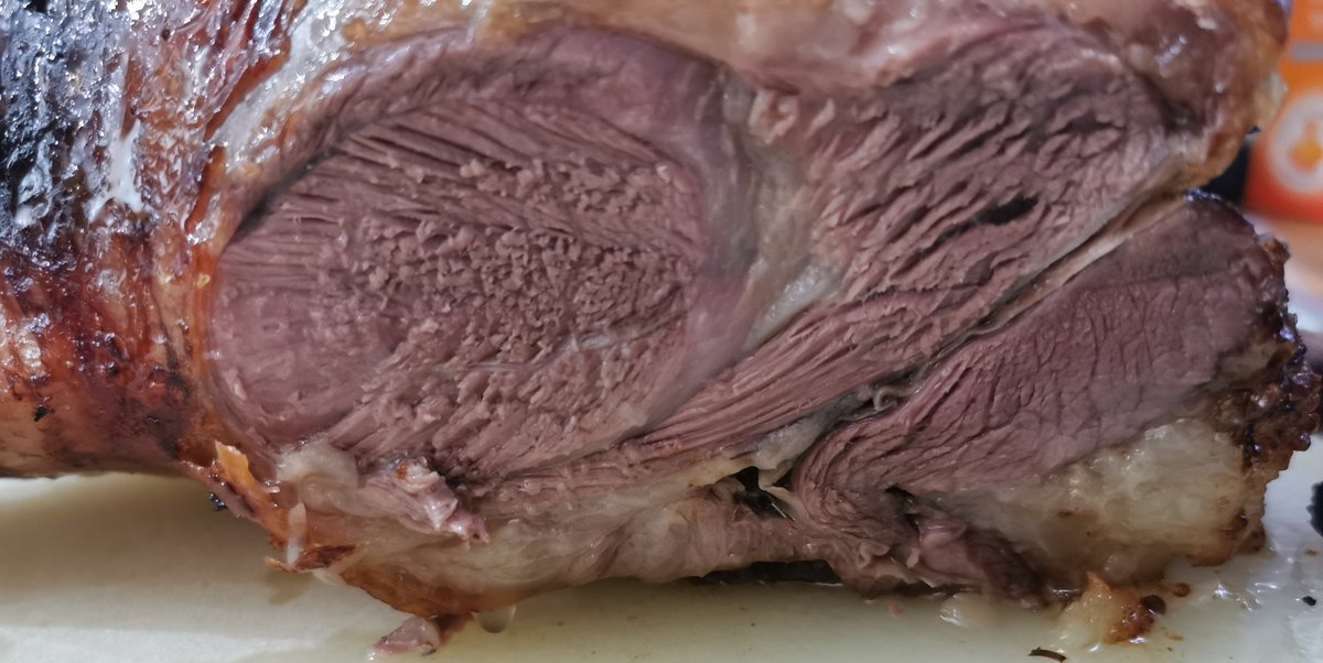 Ardochhebridea1's tweet image. Cull ewe mutton cooked low for 2.5 hrs then 1hr on high to caramelise with parsnips and potatoes, wow fantastic taste gamey, lamb heading for beef 🥰 #Hebrideansheep #slowfoodmovement #slowfood #mutton #cullewe