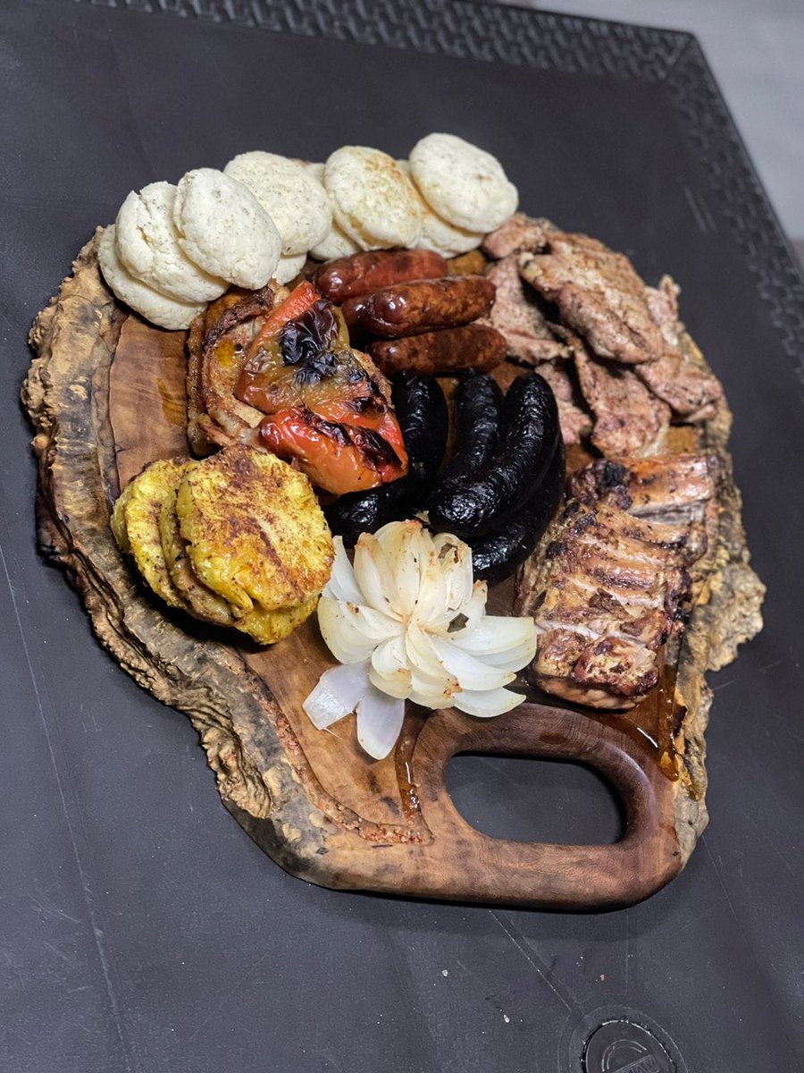 opengroupsa's tweet image. Ayer compartimos una espectacular clase de parrilla con nuestros clientes ¡Gracias por confiar en nosotros durante tantos años y por elegirnos como su aliado estratégico en tecnología! Ustedes son nuestra razón de ser.