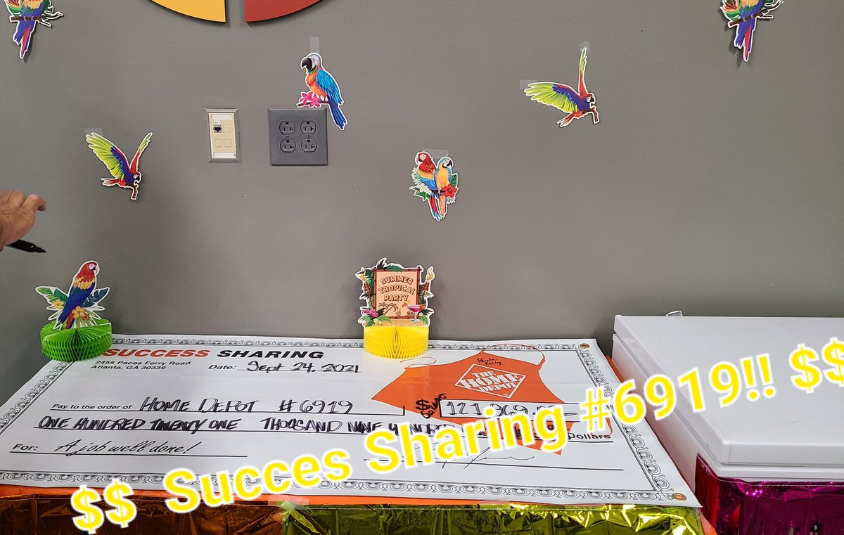 DannieBlaylock's tweet photo. Celebration day 1! Homedepot Frankfort! @6919homedepot #successsharing #chalkchallenge @hdjustjoan @jesse_klingbeil @LemmaTony https://t.co/YwIDQKUu2L