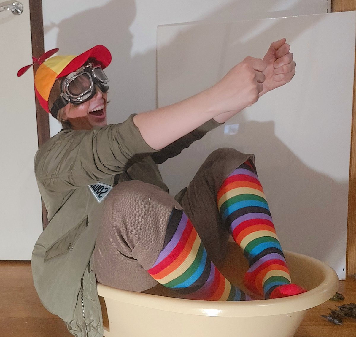 OuchMax's tweet image. My entry to #gmweekcosplay featuring a photography extension of my art series about childhood in New Eden.
#eveonline #tweetfleet 

Some might theoretically remember at least one or two of my paintings on the topic but I'll post a refresher of those separately soon! 🛩️🚀