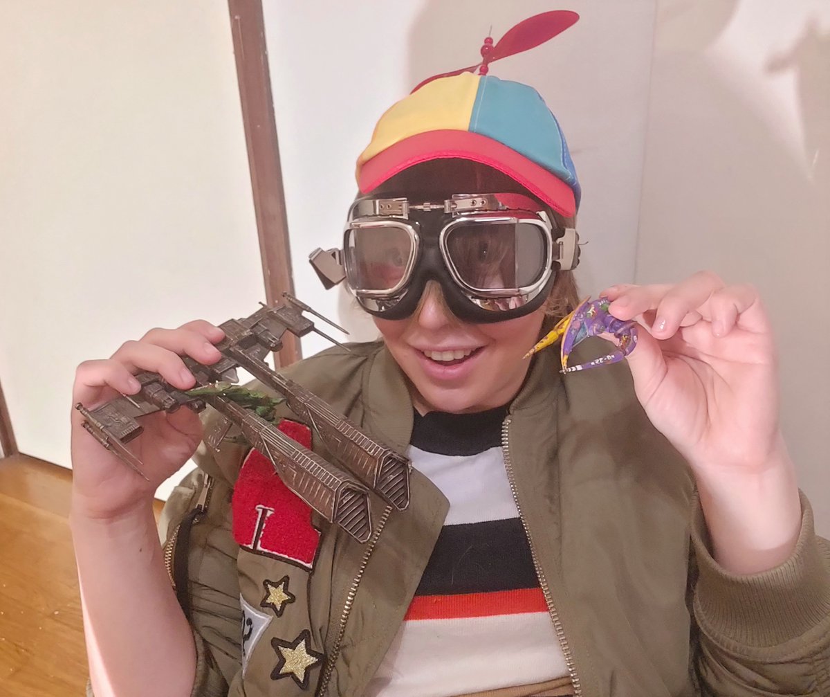 OuchMax's tweet image. My entry to #gmweekcosplay featuring a photography extension of my art series about childhood in New Eden.
#eveonline #tweetfleet 

Some might theoretically remember at least one or two of my paintings on the topic but I'll post a refresher of those separately soon! 🛩️🚀