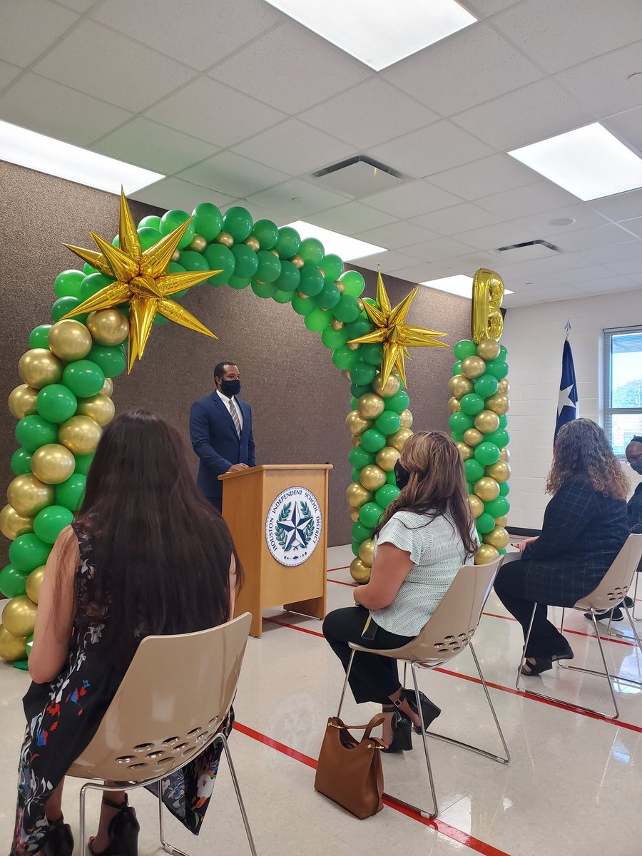 EDUkhalessiAB's tweet photo. It's been official, it's certainly certified, but now it's authorized!!! @WorthingColts1 is an International Baccalaureate World School. The Colts are blazing  trails🔥🔥🔥! @Achieve180_HISD @A180_HISD @HoustonISD @TeamHISD #Endgame https://t.co/c5T2fujXV4