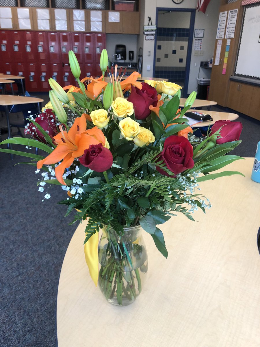 juls9779's tweet photo. My amazing awesome team gave me this today. ❤️❤️❤️❤️#ceroars https://t.co/uCO86c1TJt