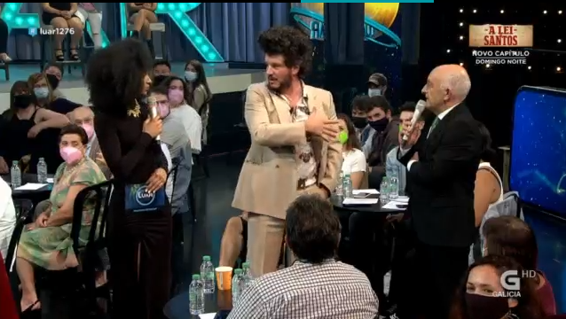 luartvg's tweet photo. Chegou Eduardo, #showrunner televisivo que vén propoñer cambios no programa e, xa postos, coller o relevo de Gayoso!

#luar1276 https://t.co/EJZZt8Y7Ge