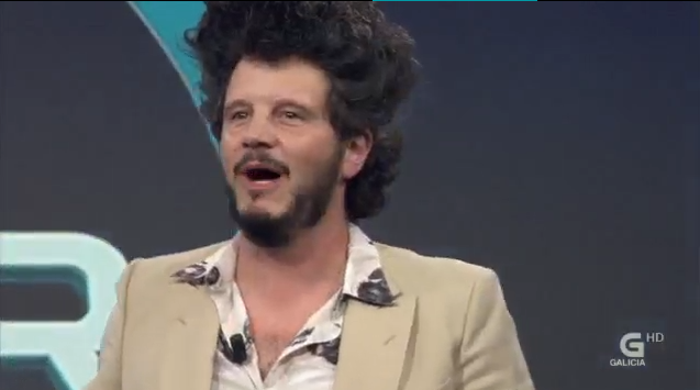 Chegou Eduardo, #showrunner televisivo que vén propoñer cambios no programa e, xa postos, coller o relevo de Gayoso!

#luar1276