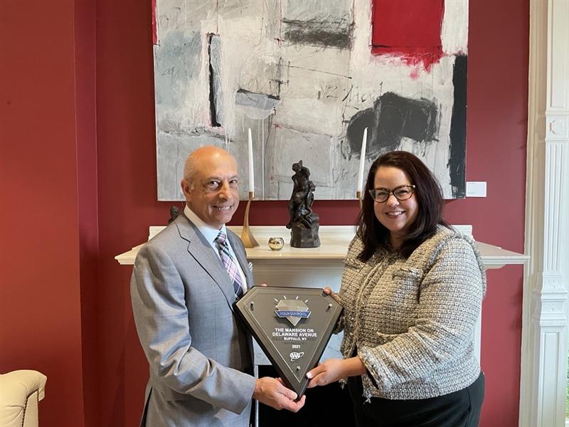 AAA_WCNY's tweet photo. This week, Todd &amp; Jon recruited for CNY Fleet; @AAA_WCNYCEO presented a AAA Four Diamond plaque to @Butler414; associates bid farewell to Traci &amp; #ChildPassengerSafetyWeek closes, thank you @nyspolice for helping!
💼 Looking for a career? We're hiring! 👉 https://t.co/ARaHOYsVsA https://t.co/l90eNAsgK5