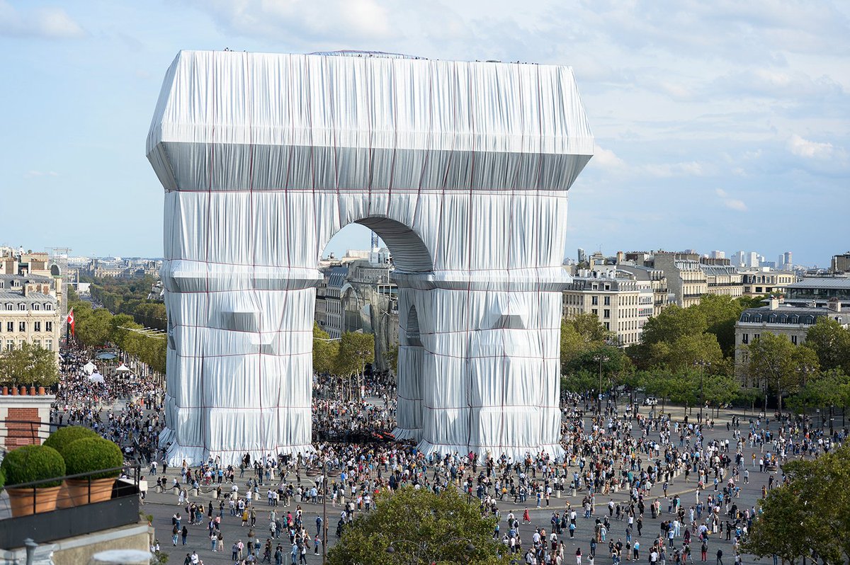 ArtReview_'s tweet photo. Pharaonic and ephemeral: Christo and Jeanne-Claude wrap the Arc de Triomphe https://t.co/r61whYoz3i https://t.co/FZYWg5V361