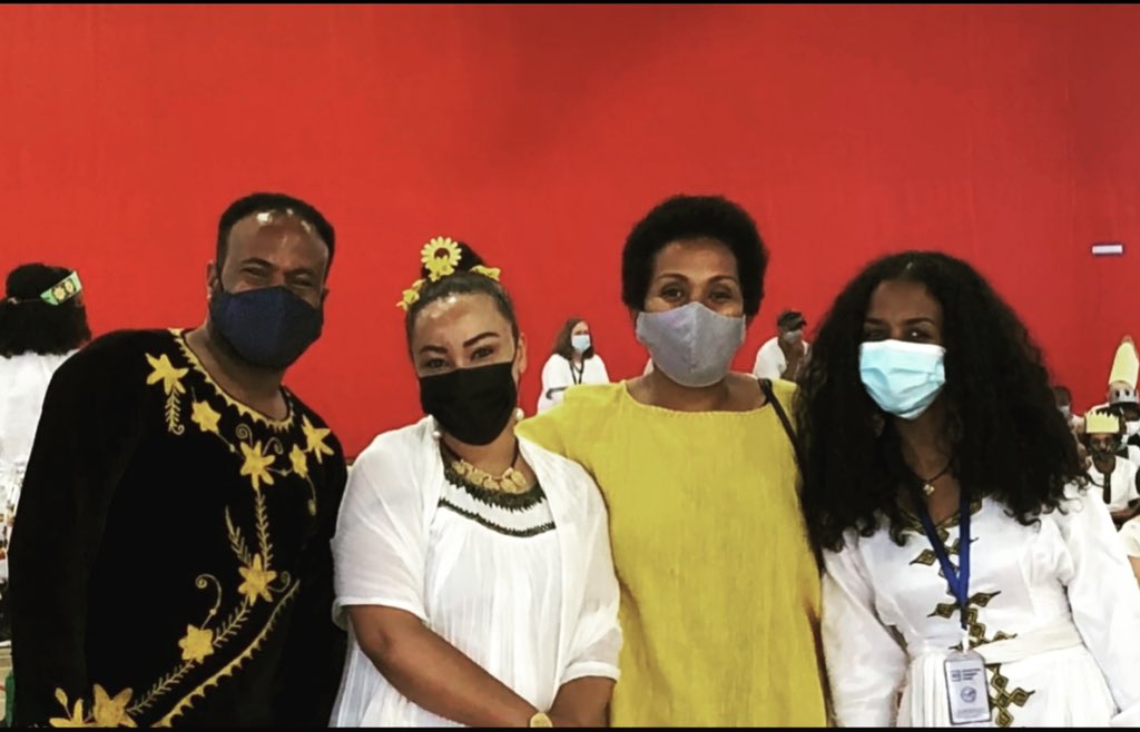EbonyKifle's tweet photo. Melkam Meskel! 🌼🌼🌼🌼#icsaddis https://t.co/i3PGODVFOt