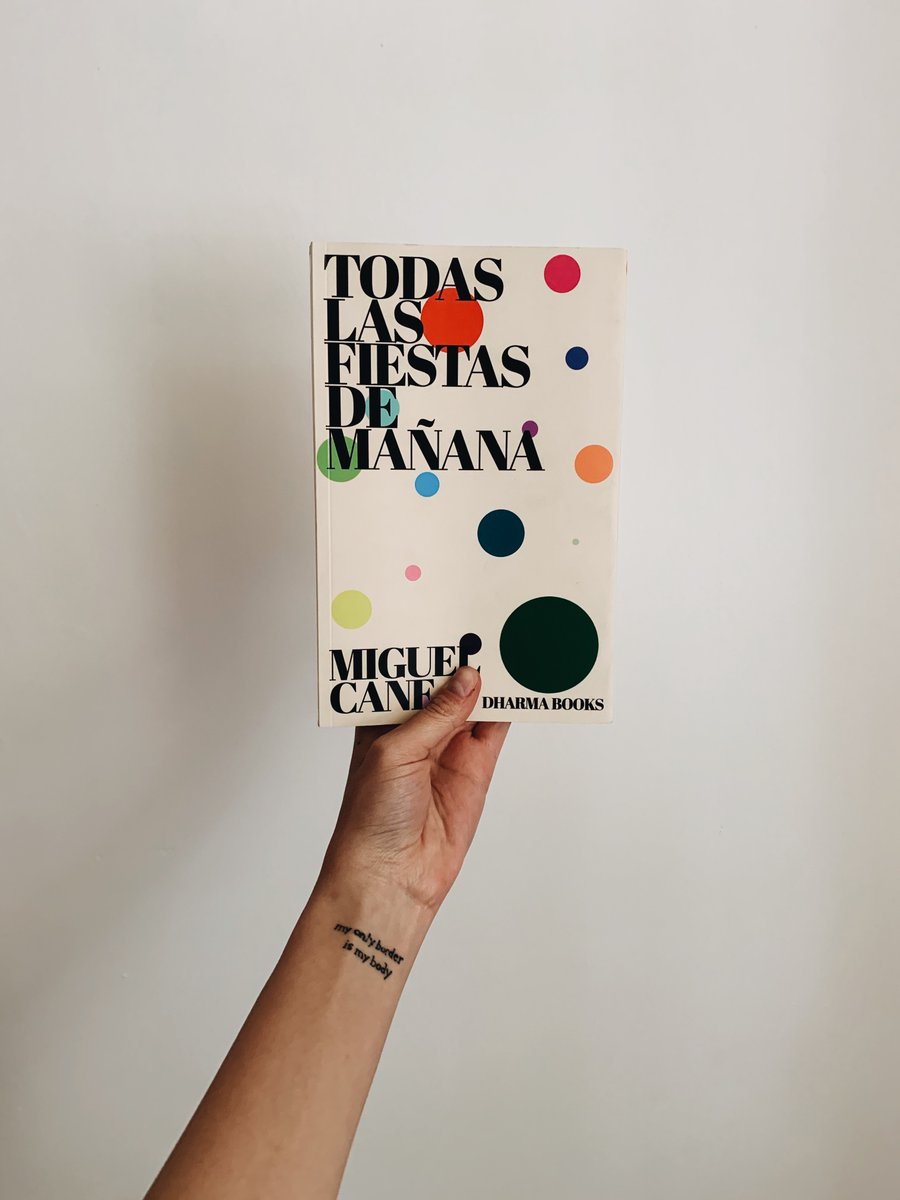 Dharma_Books's tweet photo. Este año celebramos nuestro quinto aniversario y por eso nos pusimos espléndidos: envío gratuito a todo México sin mínimo de compra. 

¡Vengan por sus peces! 🐟✨

https://t.co/F835l0g1cp https://t.co/8UdIUeBRGm