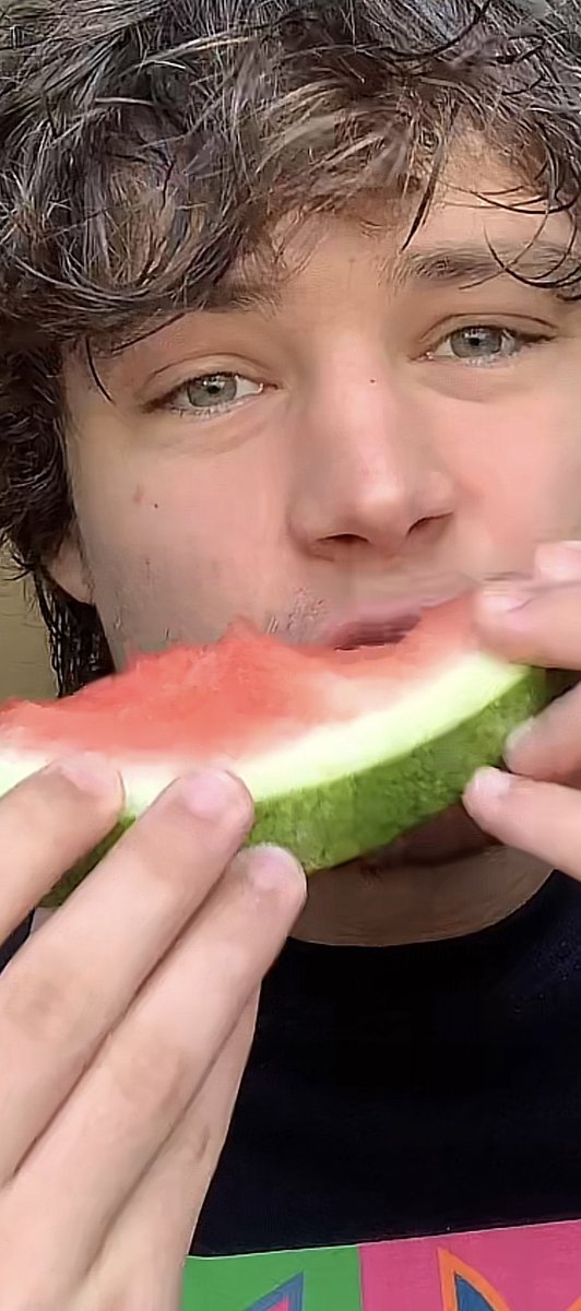 WW18YellowPants's tweet photo. Thanks Will for a watermelon ๐ filled fun Live with music ๐ถ coffee โ๏ธ and #Energy #1intheweeklylive ๐ #TotalStar https://t.co/JPxRs1mdxq