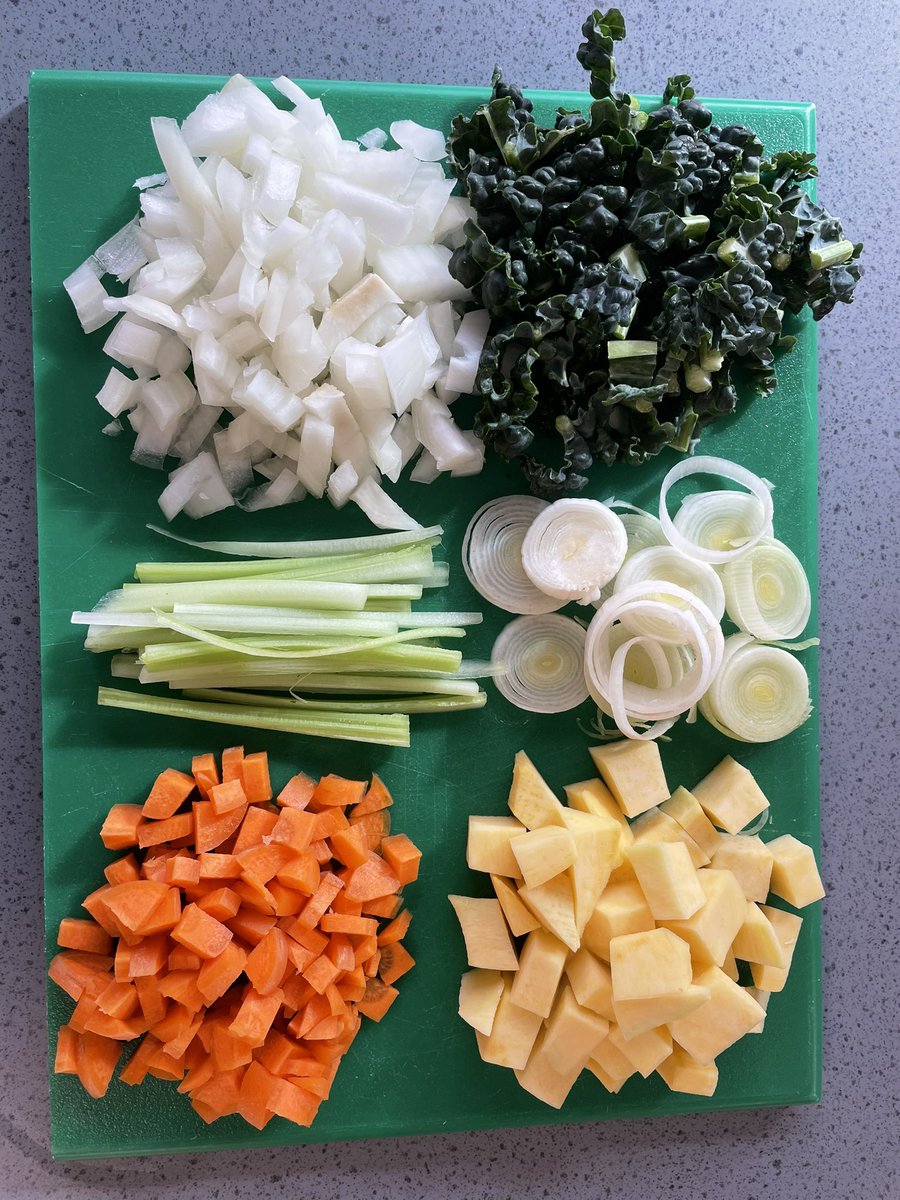 MissHicksMEAC's tweet photo. Beautiful cutting skills shown my IS in year 11 🤩🤩🤩 https://t.co/Bfc2HXVOmb