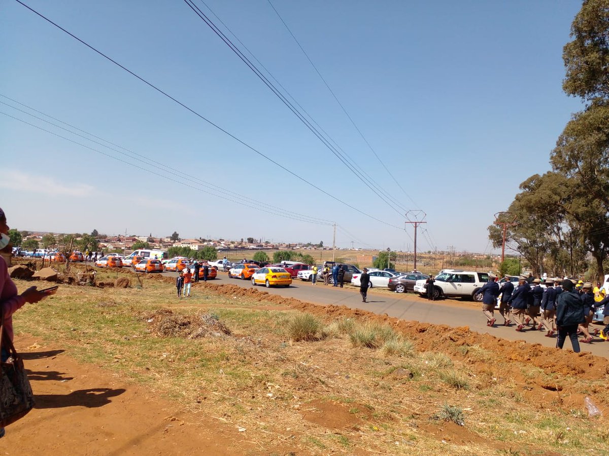 DelavegaYose's tweet photo. Johannesburg Mayor layed to rest In Fine town Lanasia South https://t.co/vHiukPVwDK