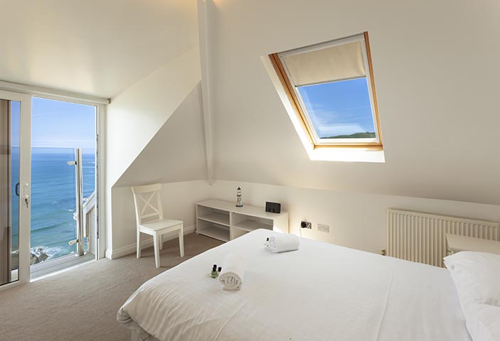 Lundyhouse's tweet photo. Sleeps 6 Montague Steps Apartment, October 1st for 7 nights.
Whatever the season, whatever the reason, escape to the beauty of Lundy House Woolacombe North Devon 
Was £1,500 now £1,100 #selfcatering #Devon #dogfriendly #holiday https://t.co/aibEQqlEIa