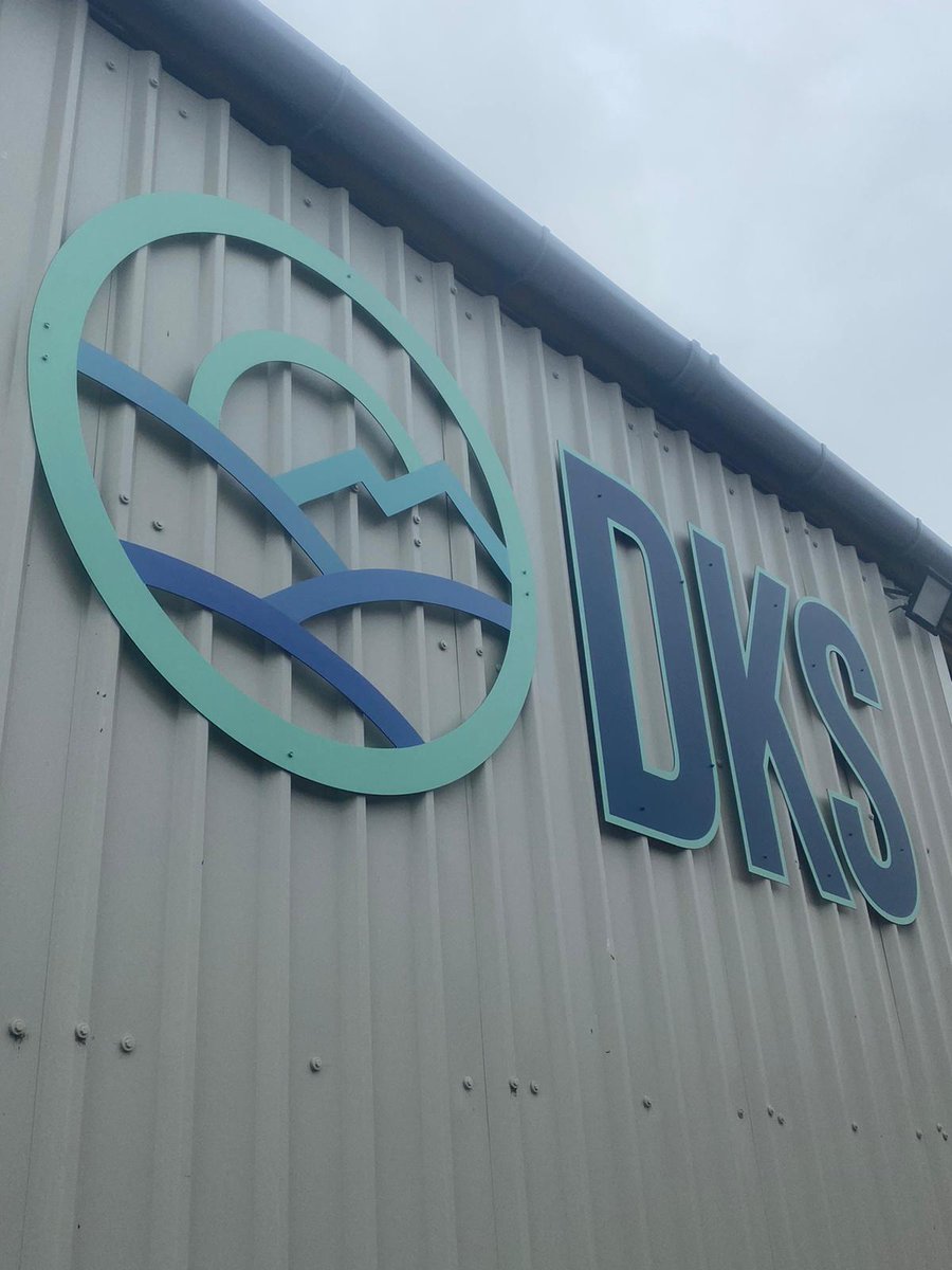EliteSigns's tweet photo. Shame the sun didn't come out, to show #DKS' new #signage in all its glory. But nevertheless, the #sign makes an impact.
The #flatcutletters & #logo with #colourmatched print are face fixed to the cladding with colour matched fixings ๐ https://t.co/LNr8IT8BU7