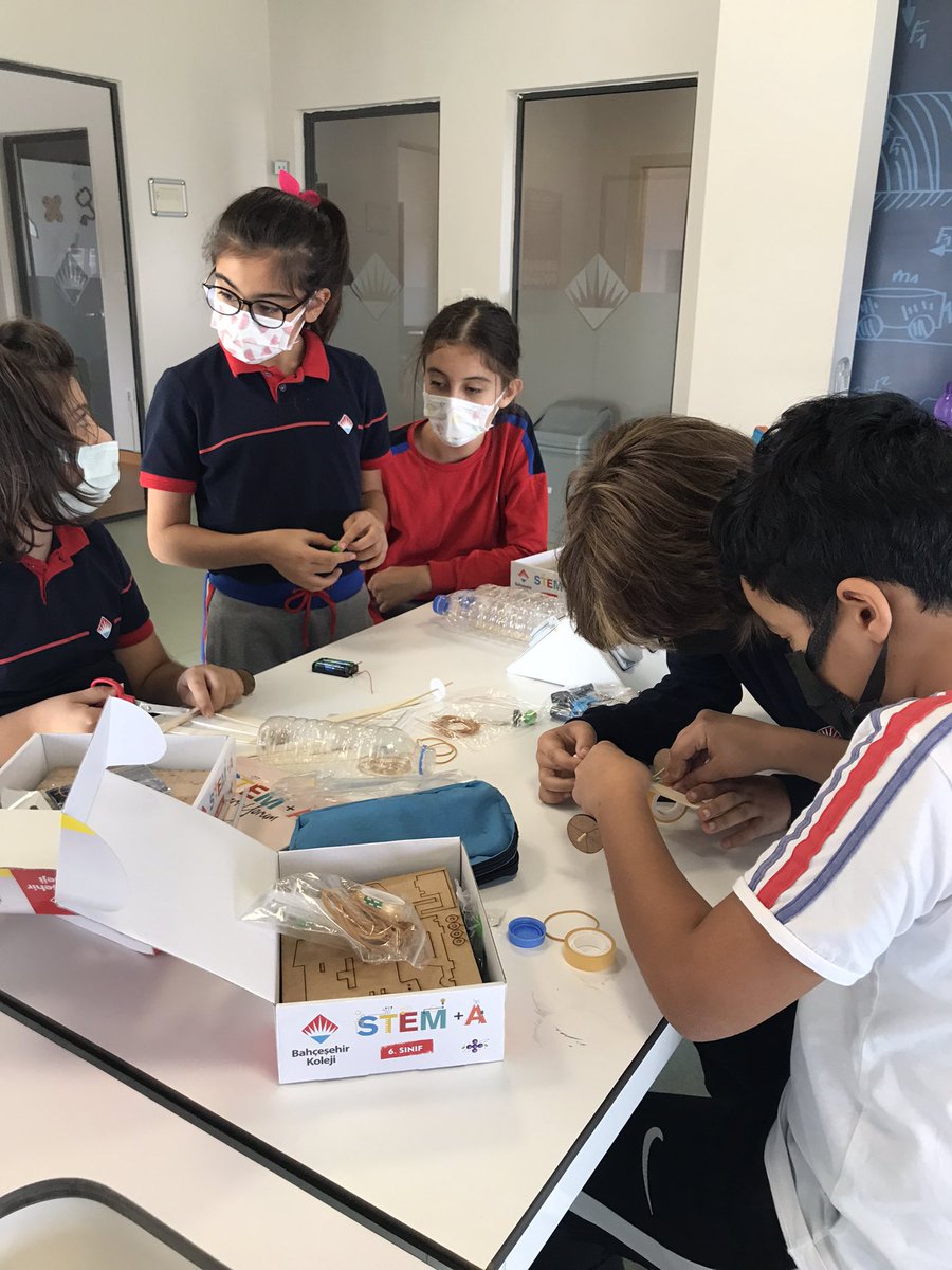6.sınıf öğrencilerimizle 2038 yılında TRAPPIST-1 Yıldız Siteminde yer alan D gezegenine gönderilecek olan Uzay Araçlarımızı tasarlarık. #stemhayattır #stemgelecektir <a href="/benaykaragz/">Benay Karagöz Tümkaya</a> <a href="/cuneytd1/">cüneyt dostoğlu</a> <a href="/cnszkn/">Cansu Özkan Çoban</a> <a href="/GokceBorucu/">Gökçe Borucu</a> <a href="/bk_tekirdag/">BK Tekirdağ Kampüsü</a> <a href="/erel_begum/">Begüm Erel</a> <a href="/shkynr/">Şahika Yanar</a> <a href="/EdaPekcetin/">Eda Keskin</a>