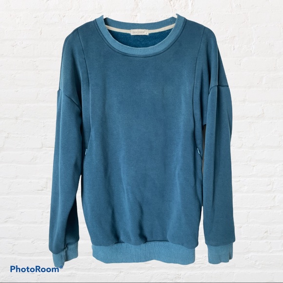 debskick's tweet photo. So good I had to share! Check out all the items I'm loving on @Poshmarkapp #poshmark #fashion #style #shopmycloset #betabrand #whitehouseblackmarket: https://t.co/pJG1UypNvP https://t.co/QfS5iw8ykc