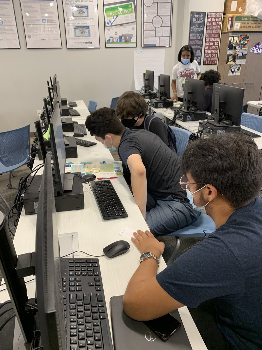 glil04's tweet photo. @CASTtechSchool Financial Park Saavy Shopper Game. Improvise dice with technology. https://t.co/nw5IZLb0UT