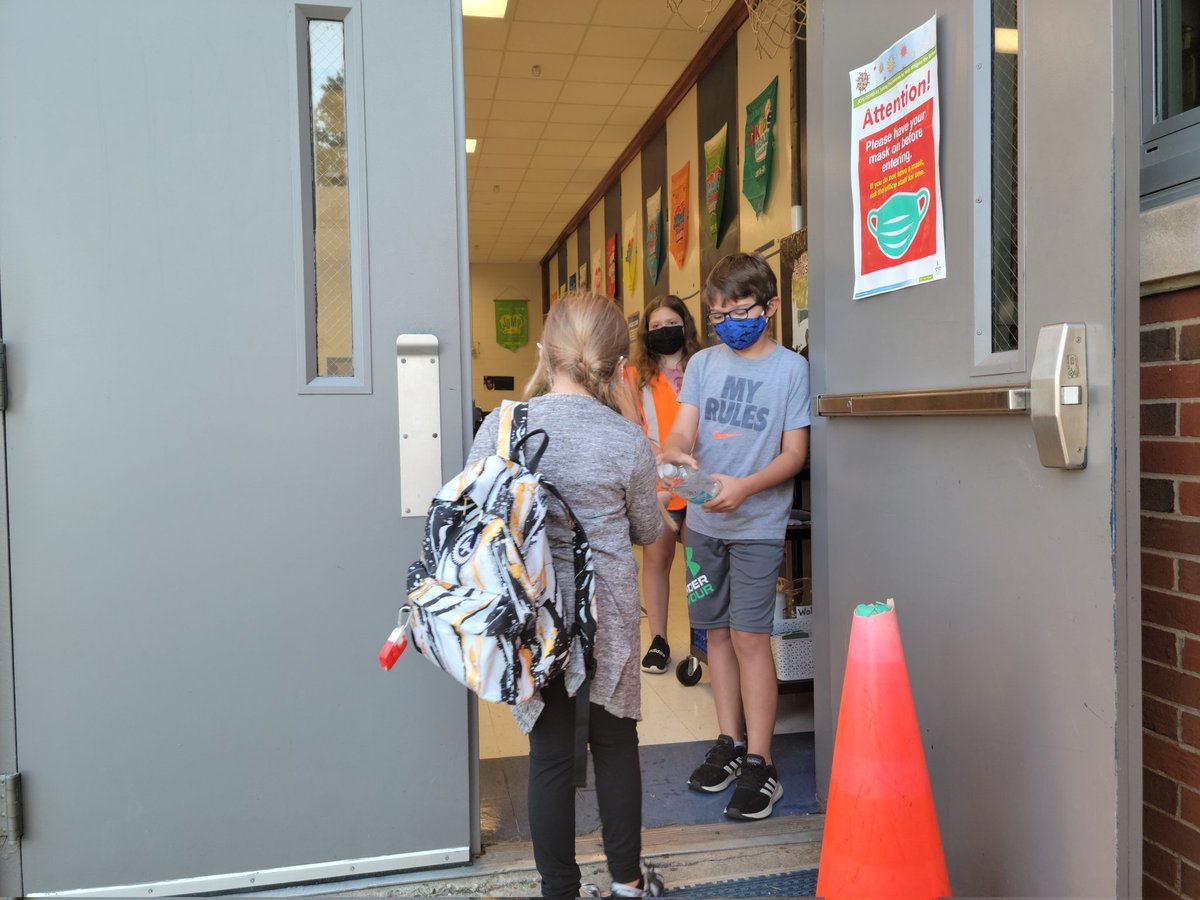 CoachGravesIII's tweet photo. Medora Lighthouse Team greeting students.

@PrincipalPalme1 
@MedoraElem https://t.co/KN4vqWWg7V