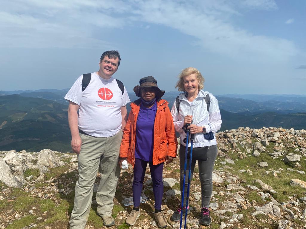 indcatholicnews's tweet photo. @ICN_UK #FarmStreet Church Ignatius 500 Anniversary Year Camino On top of mountain above the Shrine of Our Lady of Arantzazu where we will be spending a retreat day on Saturday before heading on to Loyola. Ignatius paused here on his own camino in 1522. #Camino #Pilgrimage https://t.co/MJz0vtilOS
