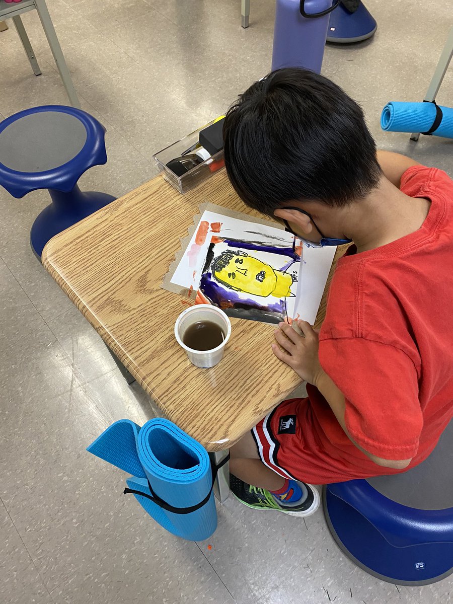 1BHTS's tweet photo. Working on our self- portraits. @HTSRichmondHill https://t.co/qQidL3TaSU