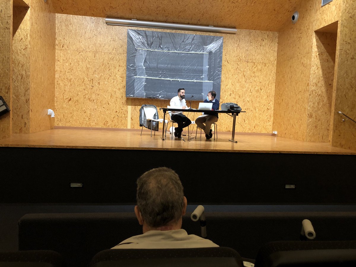 AVESAL_Asoc's tweet photo. En estos momentos se está grabando en directo del primer podcast del barrio "Embárriate"

#Fiestasdelbarrio #Salamanca https://t.co/zRSVvx6gLG