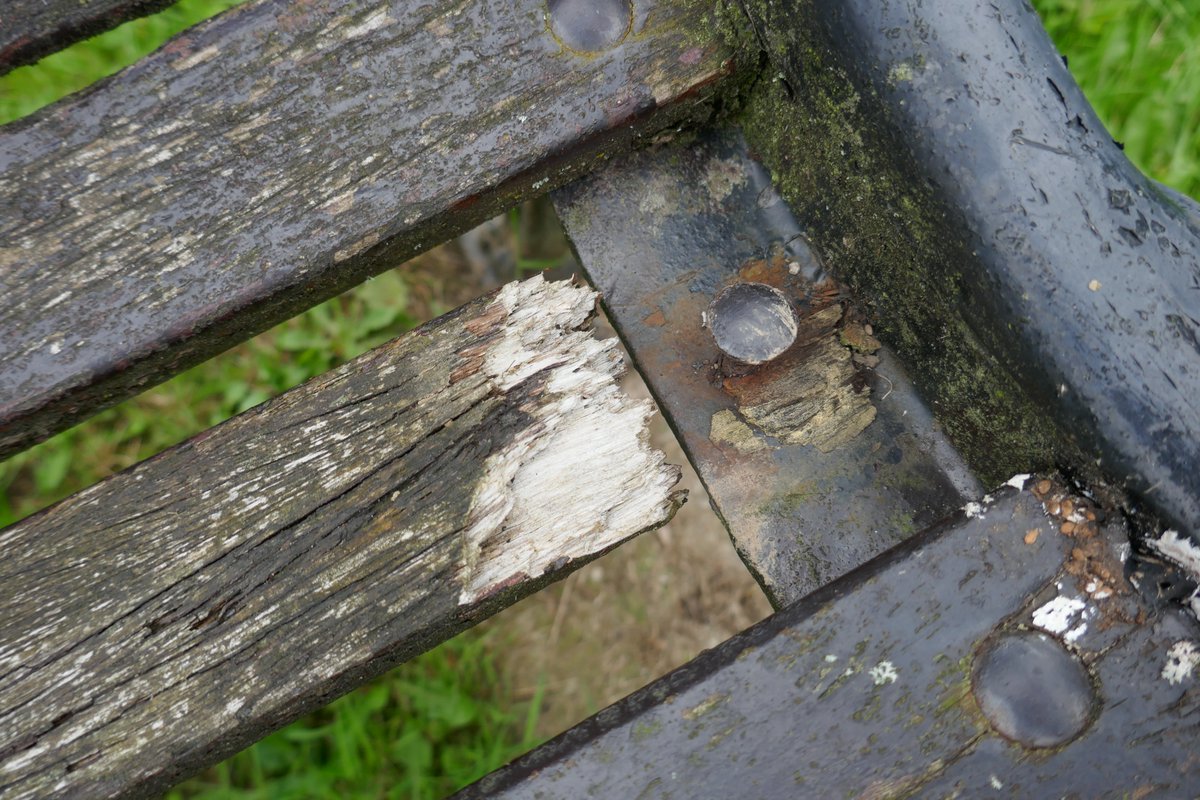 TheLengthsman's tweet photo. #Bench down in #Askam ~ send for the #Benchman https://t.co/kTo15XXd5G