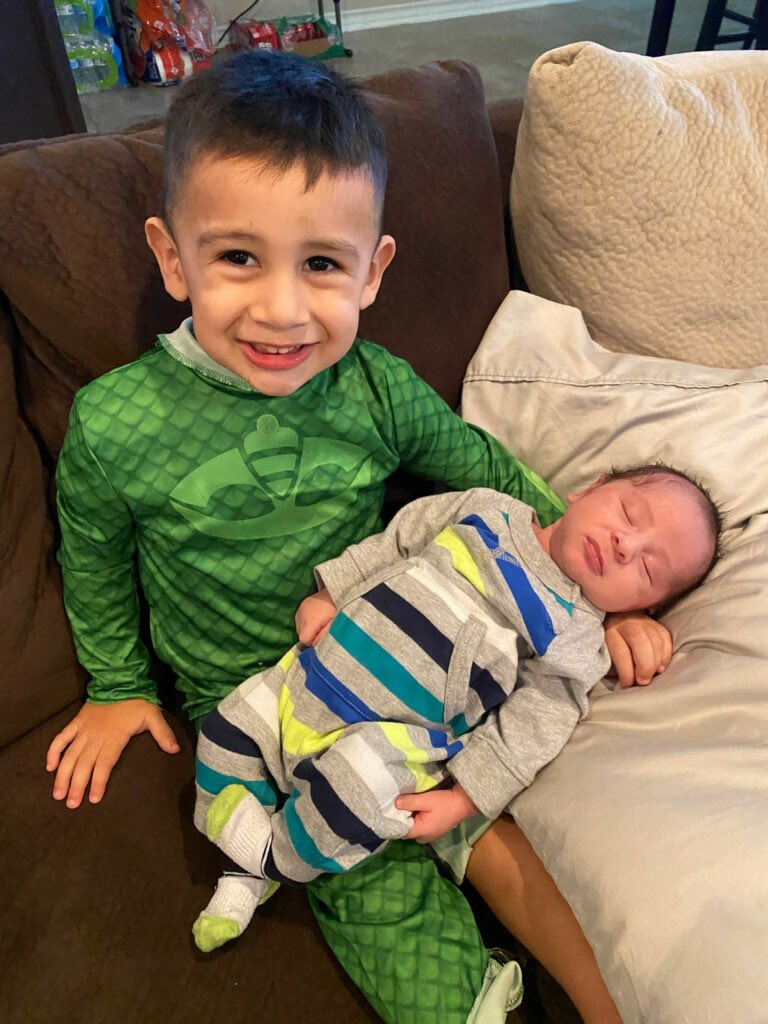 TXPackerChick's tweet photo. π₯°π #BabyAlbert & @BabyEzekiel love their lil brother #BabyLiam #TiaLife https://t.co/TtGVa2GbQe