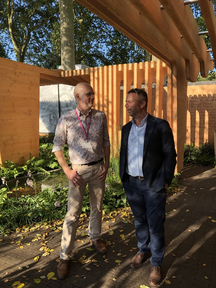 TimwHowell's tweet photo. Thanks to ⁦Dan Riddleston @bwcontracts⁩ for showing me around the Florence Nightingale Garden at the #chelseaflowershow this evening. A great story which celebrates the legacy of Florence and modern day nursing which seems so appropriate at this time. https://t.co/UehjXPi85N
