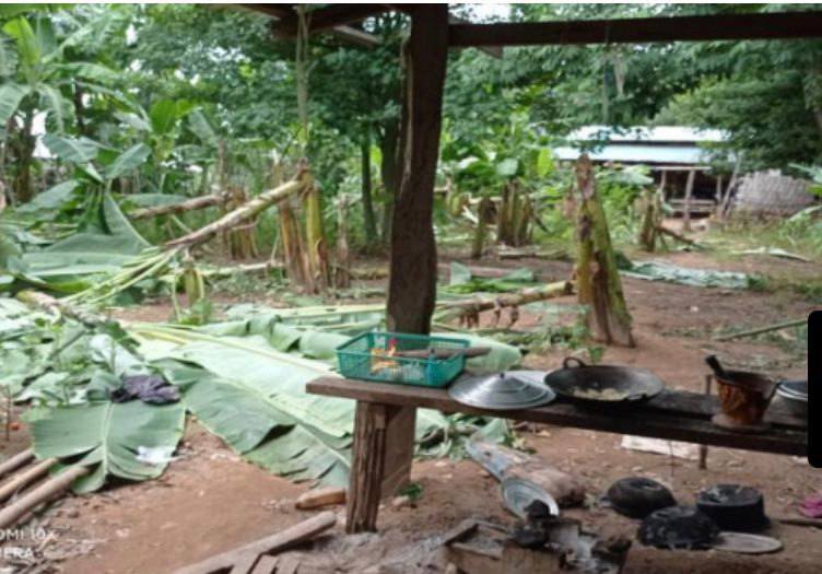 Aang41734412's tweet photo. SAC terrorists in 6 vehicles stormed the villages of Madayar Tsp, Mandalay &amp; abducted villagers, inflicted brutal beating on abductees by tying them with rope, pillaged properties &amp; torched a tent. MYANMAR NEEDS HELP #Sep24Coup #WhatsHappeningInMyanmar https://t.co/qCRWUry3VN