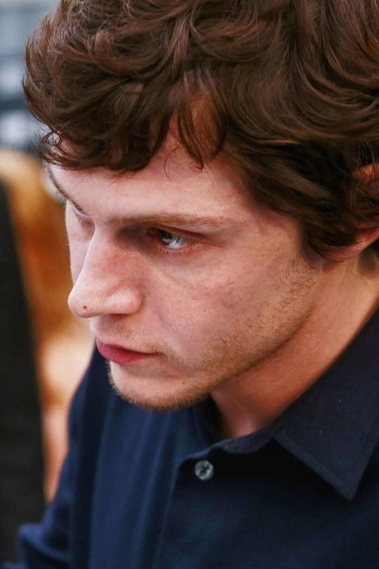 FireOfTargaryen's tweet image. ⓘ this user is happy because of Evan Peters.