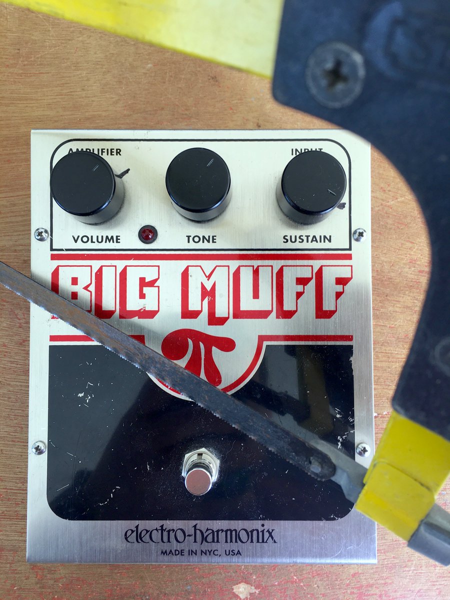 Richonamps's tweet photo. Asi reparamos un BIGMUFF #bigmuff #mods #pedals #diy https://t.co/XRjVahf2WX