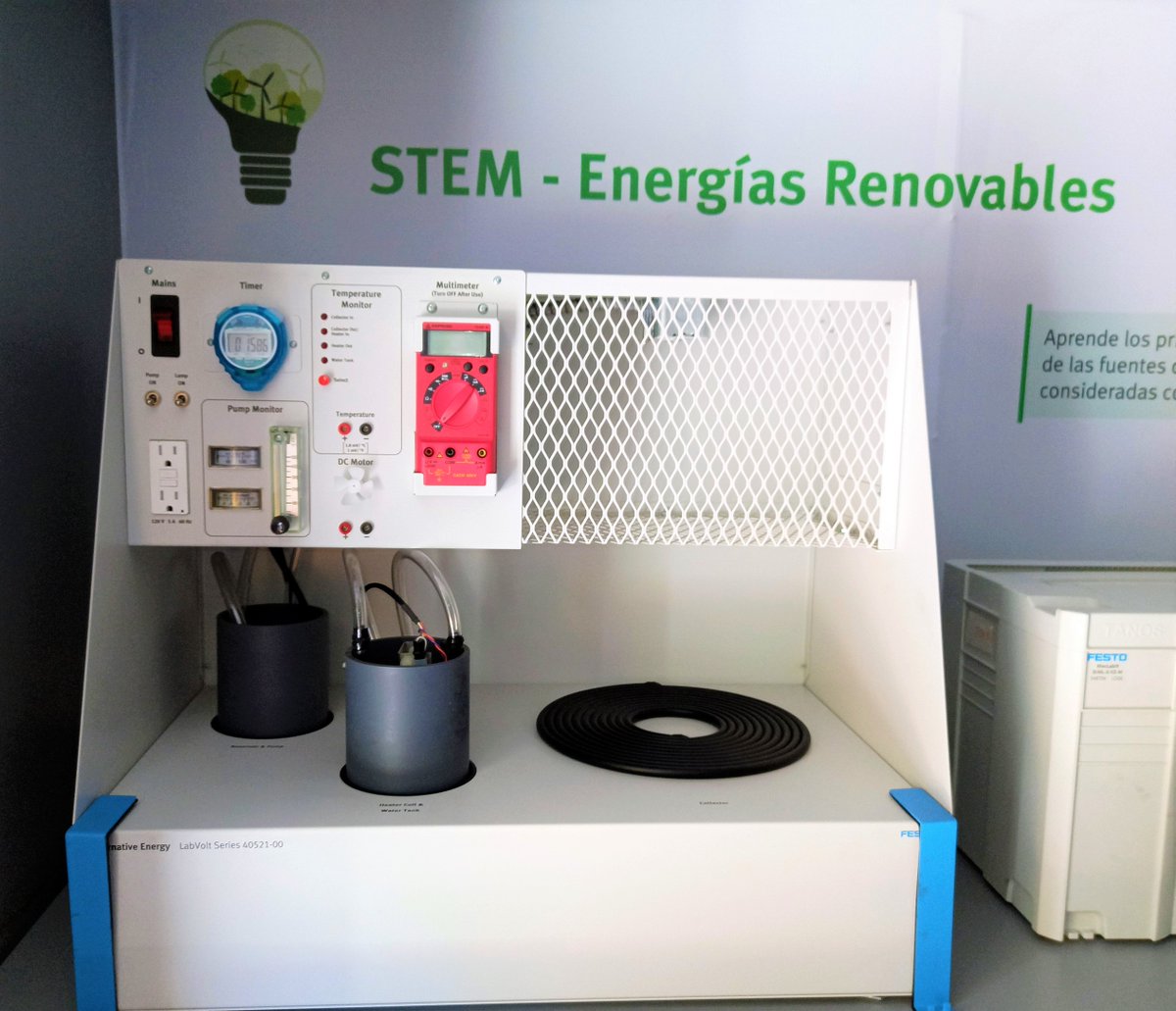 SoySENAGirardot's tweet photo. 🤖👩‍🔬 Tecnoacademia itinerante del #SENAGirardot fortalece su trabajo con la llegada de una nueva aula móvil. 🌱🦾Esta estrategia tiene como propósito fomentar el desarrollo de competencias innovadoras en niños y jóvenes. 🤩Conoce más en 👉https://t.co/JyoJjRwVjG https://t.co/ZH3sZngjkf