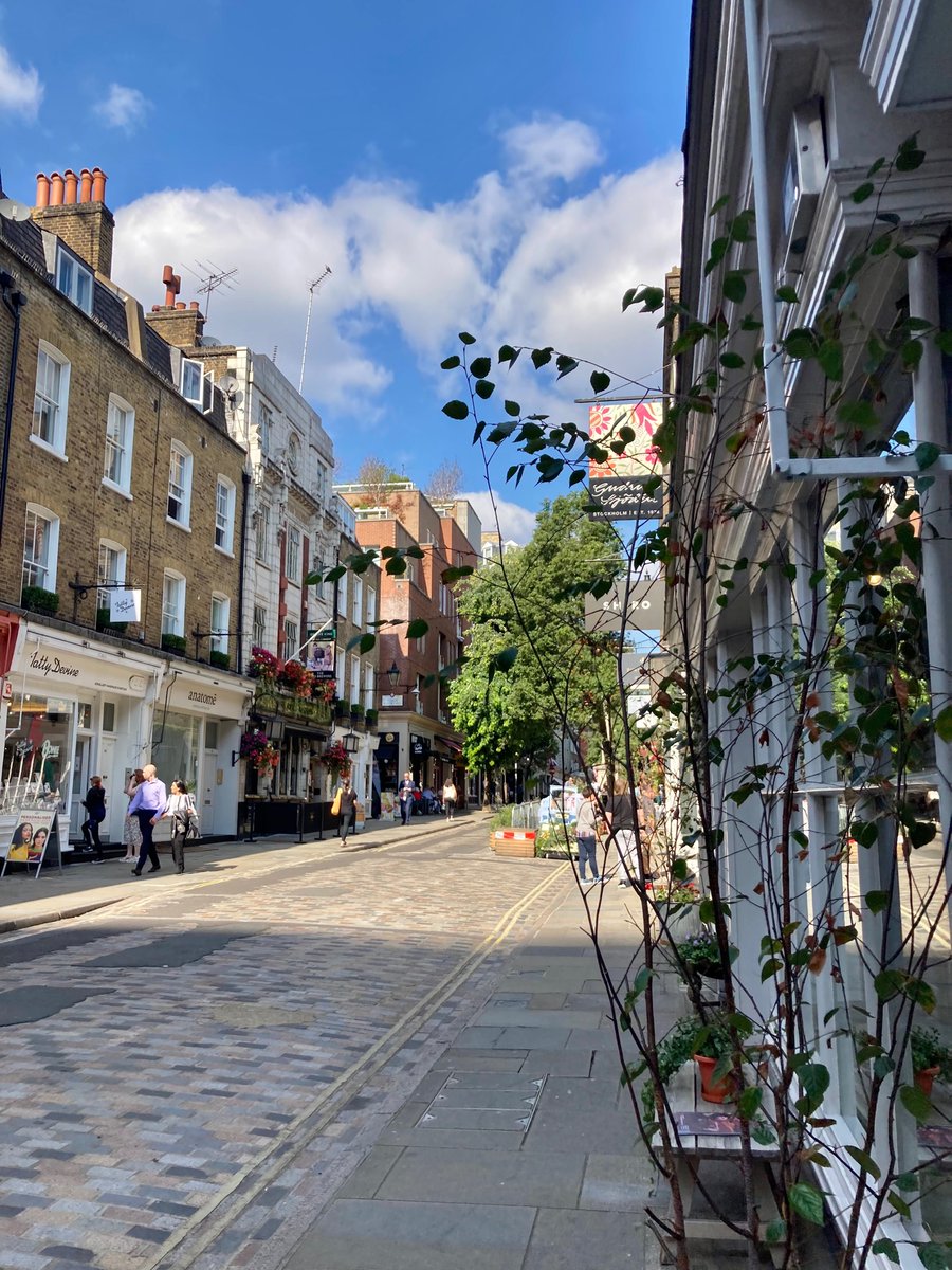 First week @ the new job complete. Writing in Covent Garden?? chef’s kiss