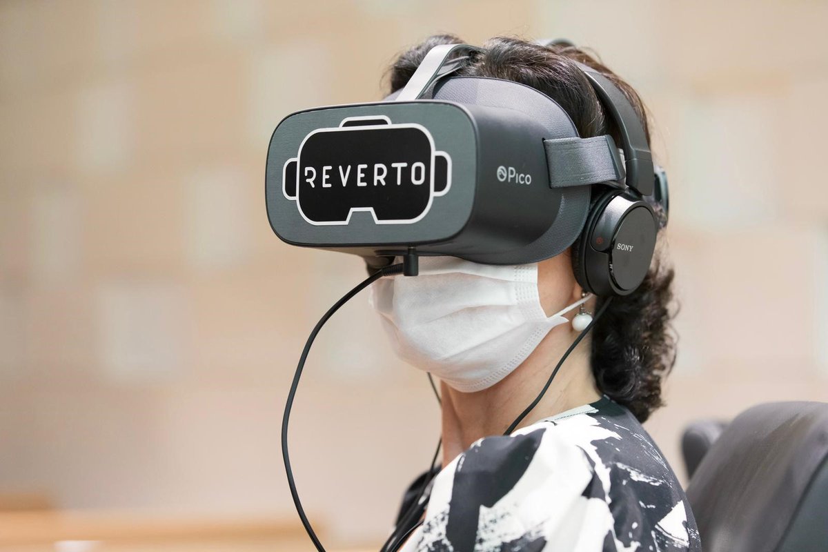 justice_gouv's tweet photo. #violencesconjugales
Le ministère va expérimenter la réalité virtuelle pour prévenir la récidive. Grâce à un film 3D, la personne condamnée se met tour à tour à la place de l’auteur de violences, sa compagne et leur enfant. 
Objectif : changer sa perception des actes de violence. https://t.co/zOgv7ChCwJ