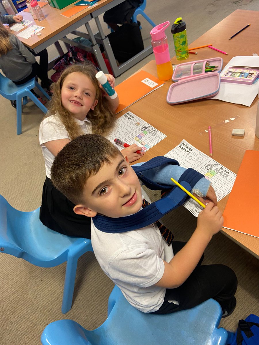 DreghornPrimary's tweet photo. It's number madness in Primary 3!! Some of the children have been learning about ordering numbers. The other children are learning how to multiply and divide by 10! They're all doing an amazing job!👍 #numeracyinaction https://t.co/fQRT35nNhI