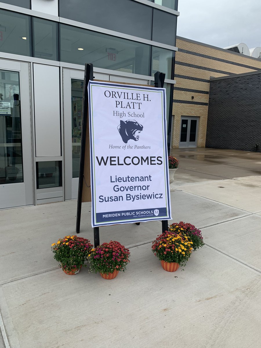 We had such a wonderful time at Platt HS today with Lieutenant Governor Susan Bysiewicz to celebrate National GEAR UP week! Thank you <a href="/LGSusanB/">Lt. Gov. Susan Bysiewicz</a> for talking to our students about all things college and career. <a href="/MeridenK12/">Meriden K12</a> <a href="/pvcivitello/">Peter Civitello</a> <a href="/dancorsetti/">Dan Corsetti</a> <a href="/AMDFonseca/">Andrea Fonseca</a> <a href="/grkenyon/">Geoff Kenyon</a>