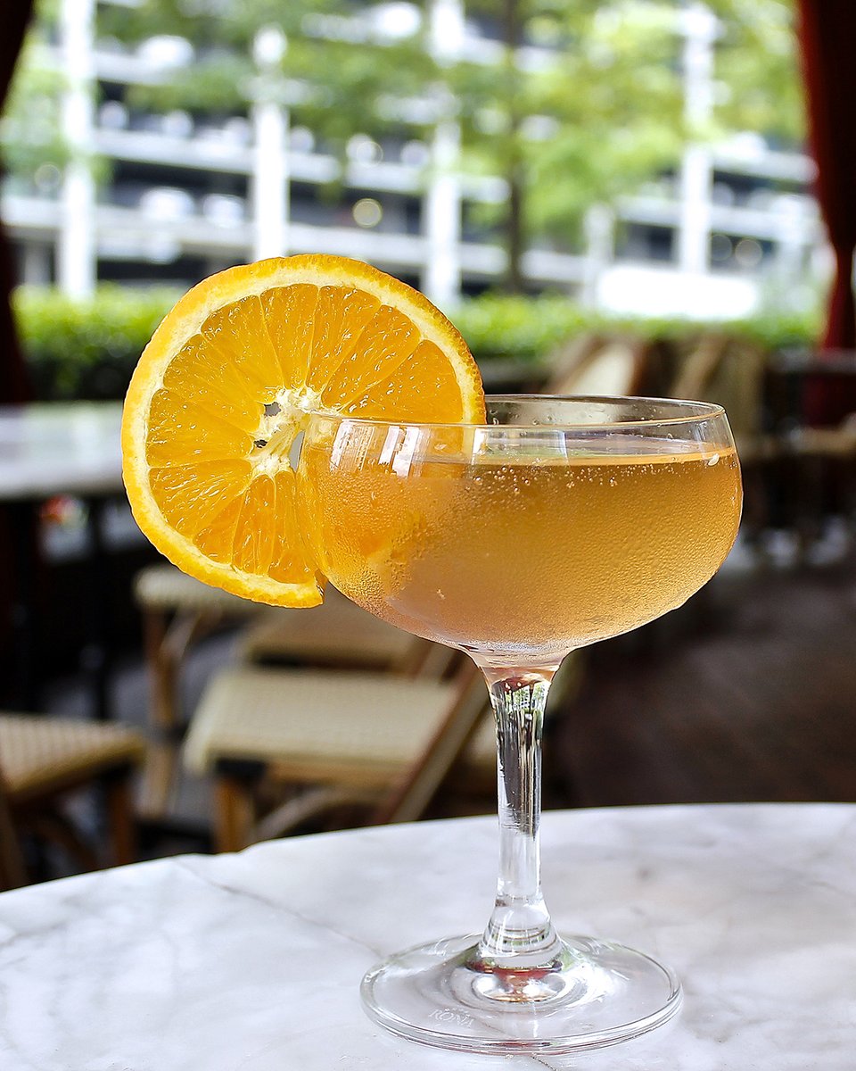 Anyone else looking forward to a cocktail?? 🙋‍♀️🍹 The Fall weather is creeping in and we are loving it for patio lunch and brunch 😋🥂
:
:
:

#bistroniko #frencheats #frenchstylecafe #bistroinbuckhead #bistronikoatlanta #goodfood #foodie #atlantaeats #foodinatlanta #foodgram