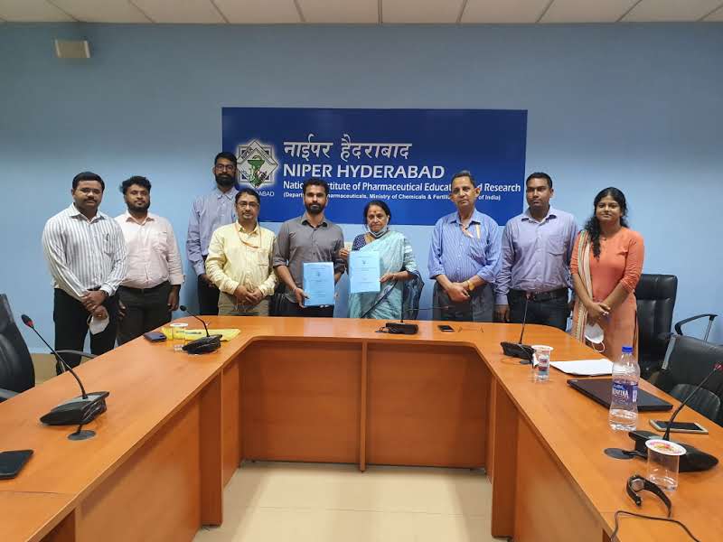 NIPERHyd's tweet photo. #AzadiKaAmritMahotsav
Glimpses of 2 days workshop on #3DPrinting & #3D #Bioprinting organized by Dept of #MedicalDevices @NIPERHyd in association with #AvayBiosciences. An #MoU was also signed between #NIPERHyderabad and #Avay.
@Pharmadept @mansukhmandviya @bhagwantkhuba https://t.co/eNECfFChem