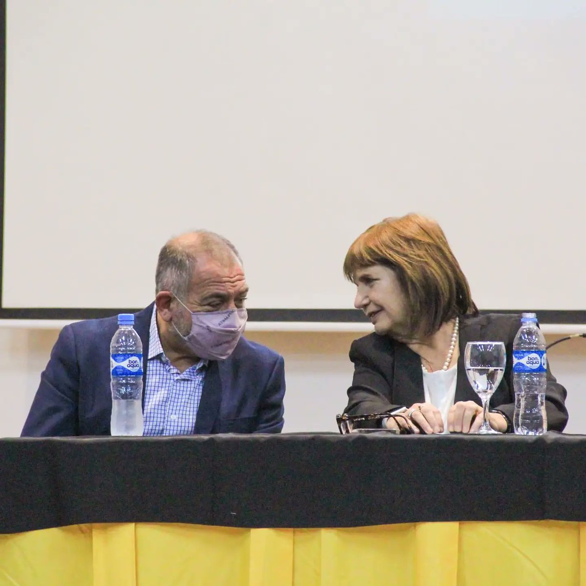 JuventudFcCba's tweet photo. En el día de ayer, la Juventud estuvo presente en el ACA (Automóvil Club Argentino) en donde disertó la Presidenta del PRO, Patricia Bullrich, con los candidatos de la lista de Juntos por el Cambio para las elecciones del 14 de Noviembre.
Muchas gracias @PatoBullrich ! https://t.co/722GJD4gW1