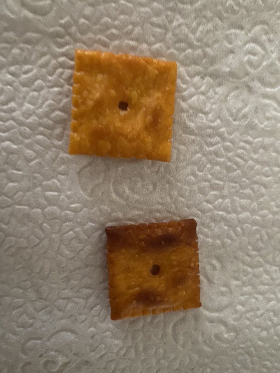 AmberMarieMac's tweet photo. @cheezit when I buy EXTRA TOASTY I expect the entire box to be toasty. Not like a normal box when you get exited for the few burnt ones. Thank you https://t.co/vaG8dcRy8R