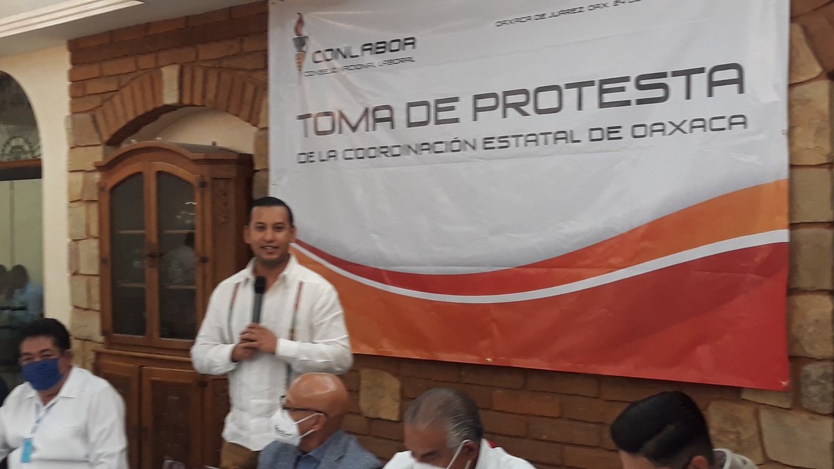 rioax74's tweet photo. En el Consejo Nacional Laboral #ConLabor no hay lugar para traidores ni desleales, en Oaxaca somos 38 mil afiliados de 6 sindicatos que quedaron desamparados; aseguró @DavidAguilarH. @alejandromurat @InformandoAOaxa @AmpmOaxaca @Miguel_A_LunaLo https://t.co/OWUTJUUQCV